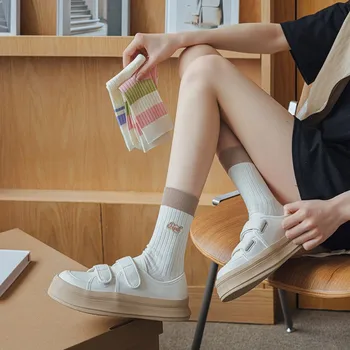 Женские хлопчатобумажные Носки, Новый модный тренд, серия с буквенной вышивкой двойной иглой, Персонализированные женские носки в полоску I225